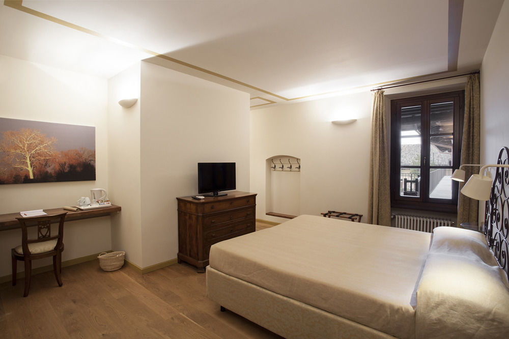 Borromeo Rooms Bed & Living Вимеркате Экстерьер фото