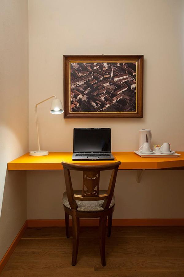 Borromeo Rooms Bed & Living Вимеркате Экстерьер фото